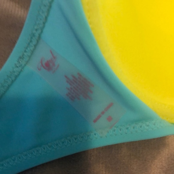 Bikini - Picture 4 of 5